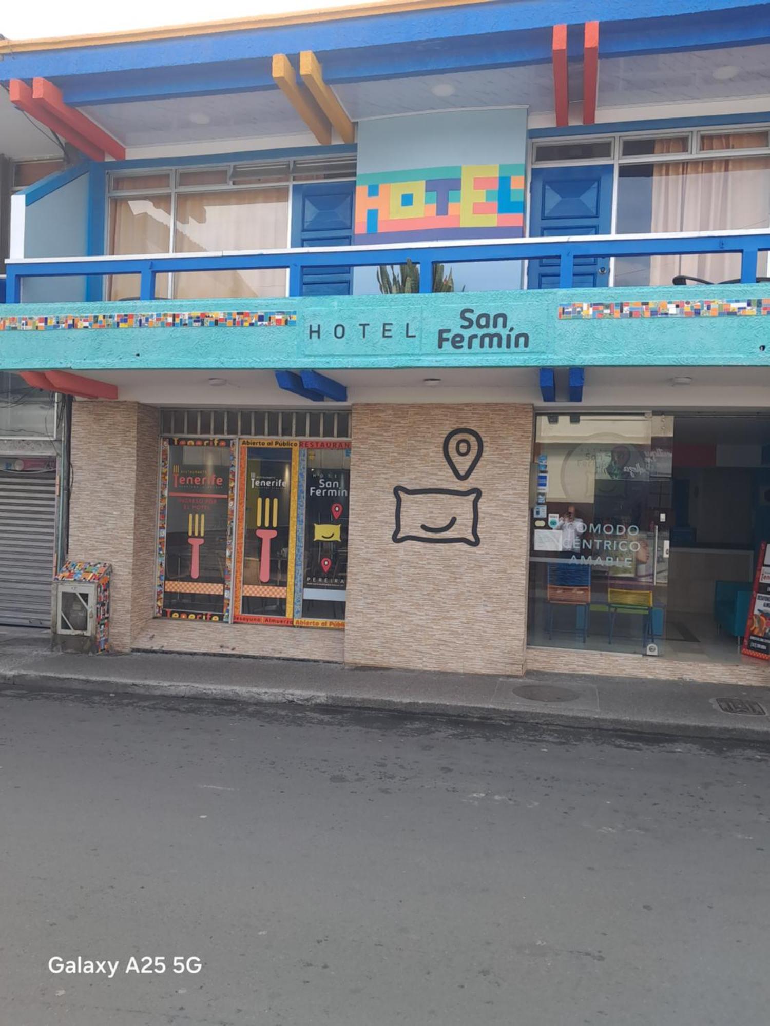 Hotel San Fermin Pereira Extérieur photo